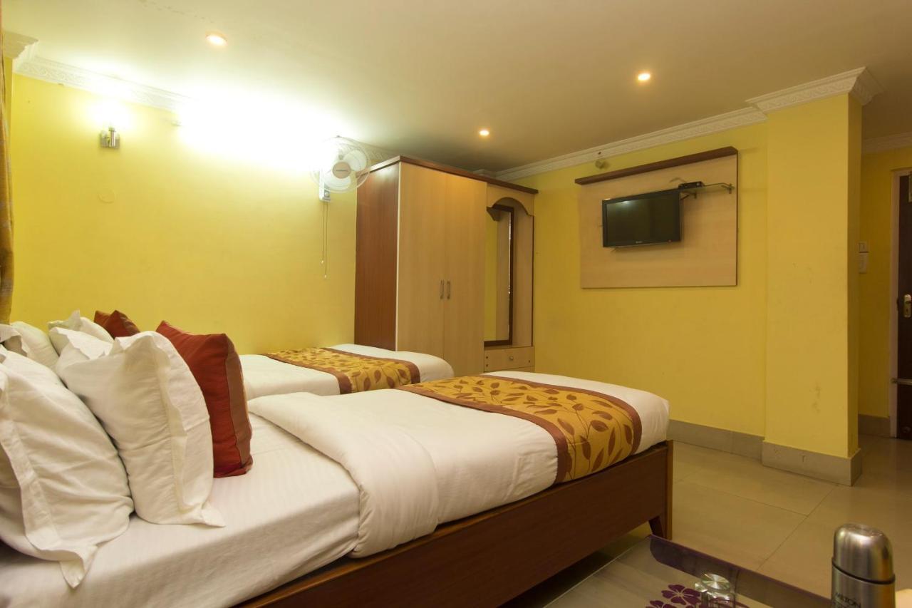 Oyo 3733 Near Hong Kong Market Hotell Siliguri Eksteriør bilde